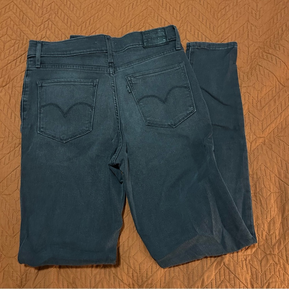 Levi's High Rise Jeans - Picture 3 of 4